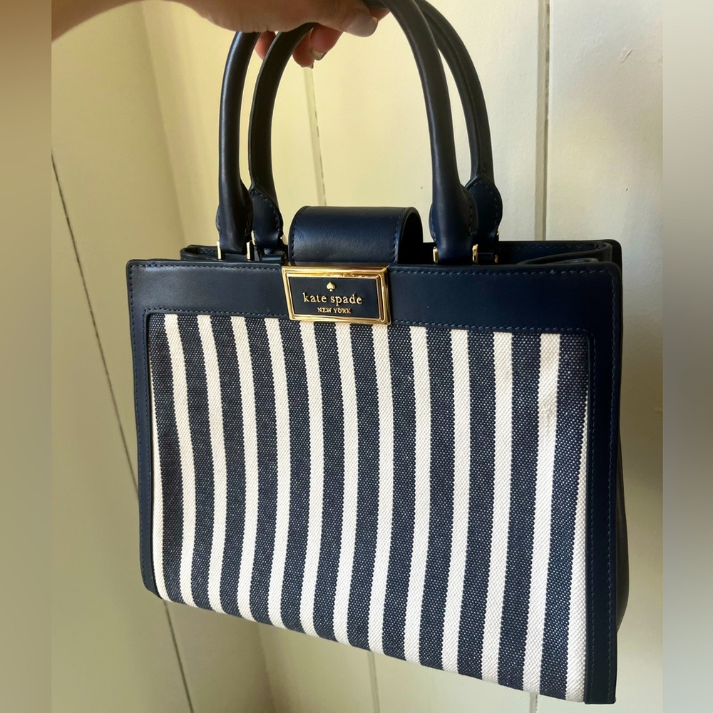 NWOT Kate Spade Navy Striped Canvas Tote bag with Crossbody strap.